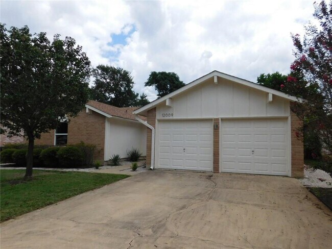 12009 Swallow Dr in Austin, TX - Building Photo - Building Photo