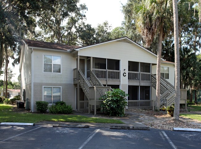 Georgetowne Lake Condos in South Daytona, FL - Building Photo - Building Photo