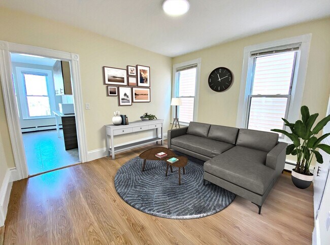 466 Sumner St, Unit #2 in Boston, MA - Foto de edificio - Building Photo