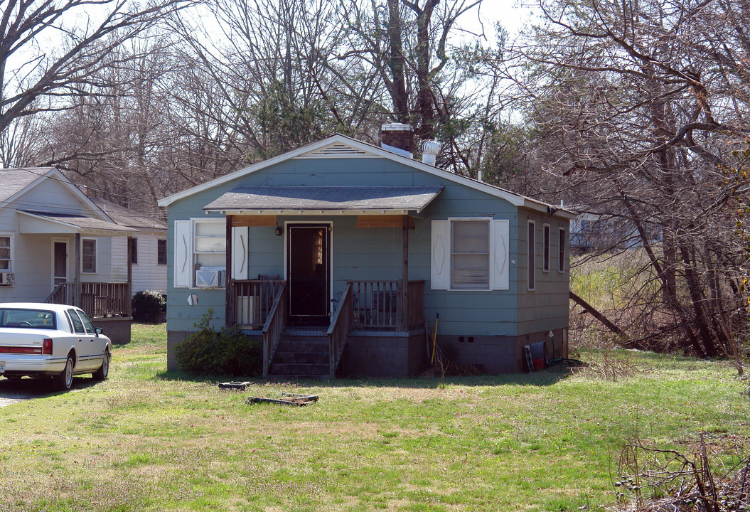 301 Hill Crest Dr in Easley, SC - Building Photo