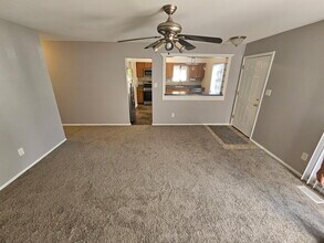 7587 Lathers St in Westland, MI - Foto de edificio - Building Photo