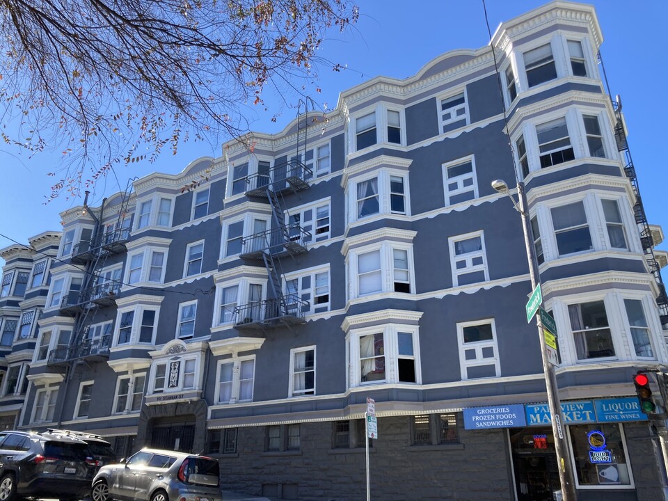 901 Stanyan St in San Francisco, CA - Building Photo