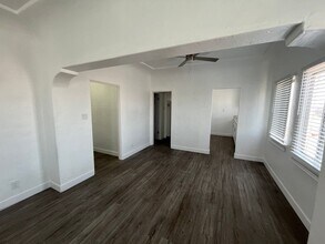 920 Spence St in Los Angeles, CA - Building Photo - Building Photo
