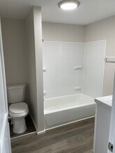 1205 Cora St SE, Unit C in Lacey, WA - Foto de edificio - Building Photo