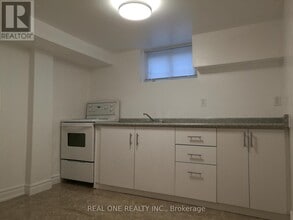 349 Browndale Crescent in Richmond Hill, ON - Building Photo - Building Photo