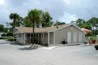 Orange City MH & RV Resort in Orange City, FL - Foto de edificio - Building Photo