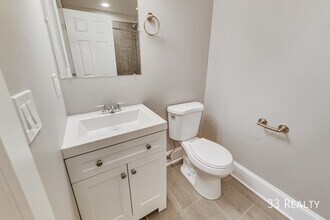 942 Pleasant St in Oak Park, IL - Building Photo - Building Photo