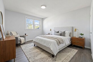 Algon Gardens in Philadelphia, PA - Foto de edificio - Building Photo