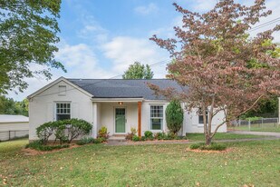 2312 Modena Dr in Nashville, TN - Building Photo