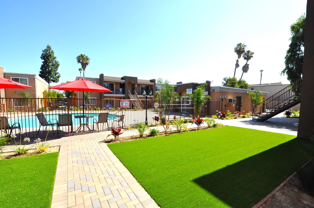 Silver Oak Apartments in El Cajon, CA - Foto de edificio