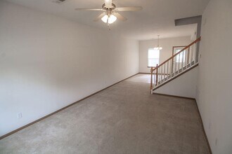 5000 Derby Ridge Dr in Columbia, MO - Foto de edificio - Building Photo