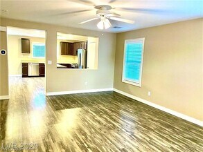 11986 S Snow Bank Ln in Las Vegas, NV - Building Photo - Building Photo