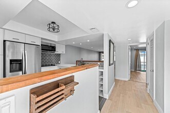 4500 N Flagler Dr, Unit D20 in West Palm Beach, FL - Foto de edificio - Building Photo