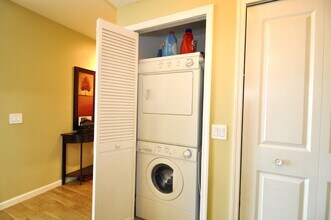 6070 Woodhaven Blvd, Unit 5 in Elmhurst, NY - Building Photo - Building Photo