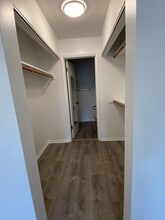 186 Grove Ave, Unit D in Des Plaines, IL - Building Photo - Building Photo