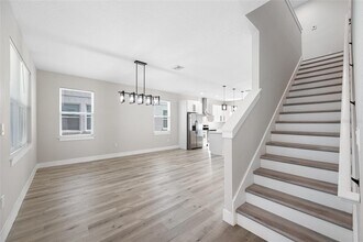 6910 Dartmouth Ave N in St. Petersburg, FL - Building Photo - Building Photo