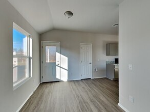 1029 E Stetson Ln in Mustang, OK - Building Photo - Building Photo