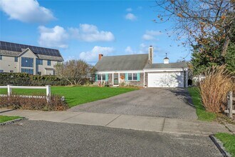 170 Beach Ln in Westhampton Beach, NY - Building Photo - Building Photo