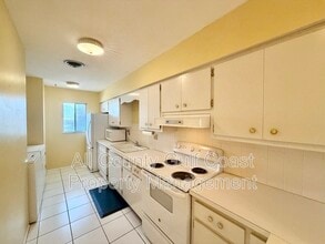 325 Englewood Isles Pkwy in Englewood, FL - Building Photo - Building Photo