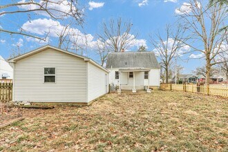502 E Washington St in Urbana, IL - Building Photo - Building Photo