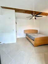 1815 NE 174th St in North Miami Beach, FL - Building Photo