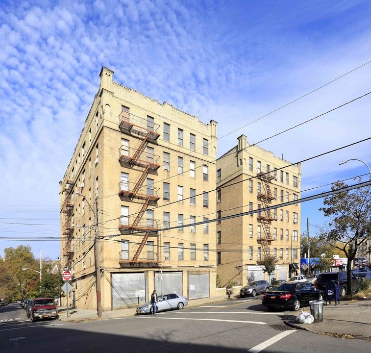 3605 Kingsbridge Ave in Bronx, NY - Foto de edificio