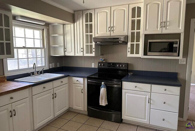 846 S Forest Lake Dr in Macon, GA - Building Photo - Building Photo