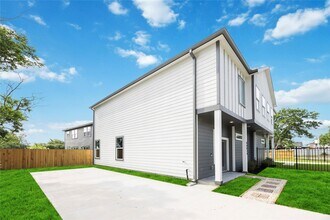 4601 Newberry St in Houston, TX - Building Photo - Building Photo