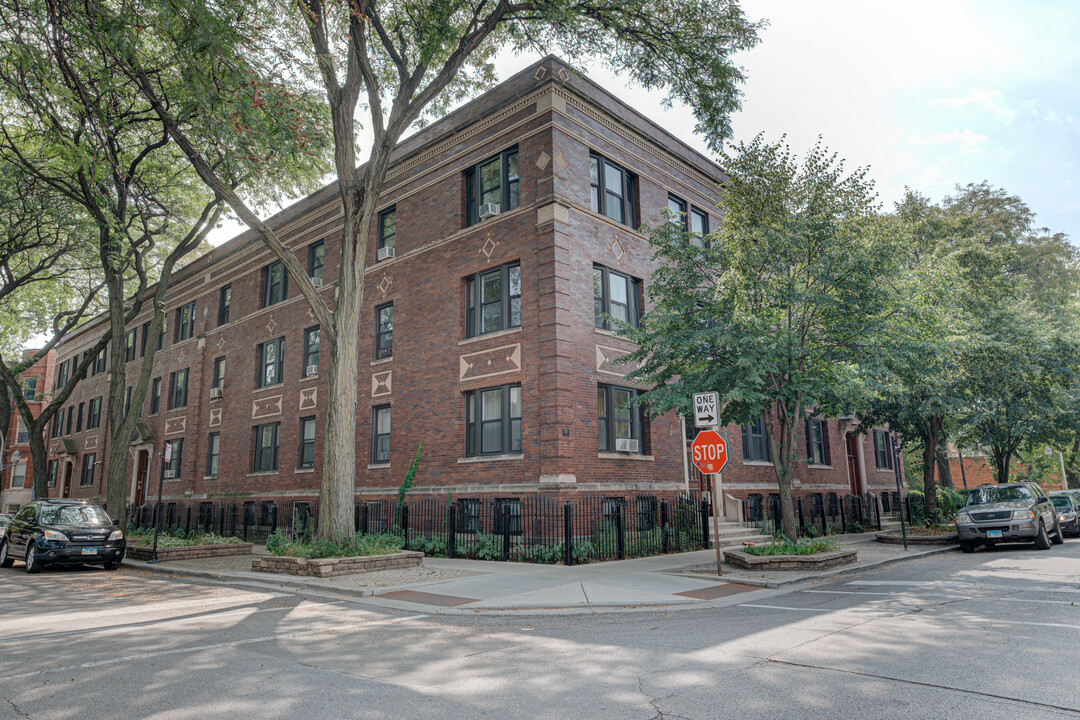 5203 S Woodlawn Ave in Chicago, IL - Building Photo