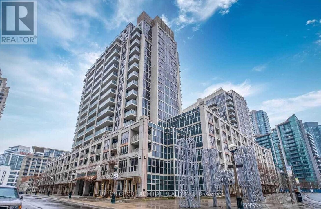 38 Grand Magazine St in Toronto, ON - Building Photo