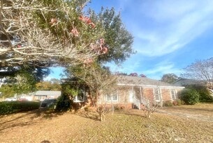 4945 Ilex Dr in Wilmington, NC - Building Photo