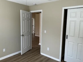 1624 Elmstead Ct in Orlando, FL - Foto de edificio - Building Photo