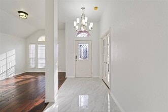 4681 Vespesian Ln in Grand Prairie, TX - Foto de edificio - Building Photo