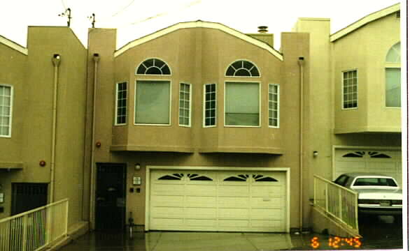 71 Wellington Ave in Daly City, CA - Building Photo - Building Photo