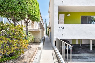 Ivy on Harvard in Burbank, CA - Building Photo - Building Photo