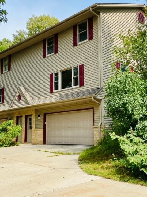 404 Racine St-Unit -D in Waterford, WI - Foto de edificio - Building Photo