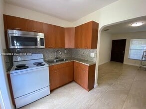 4038 SW 9th Terrace in Miami, FL - Building Photo - Building Photo
