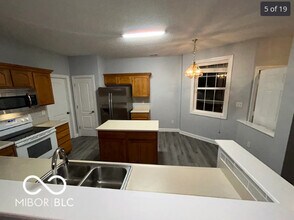 5548 James Blair Dr in Indianapolis, IN - Building Photo - Building Photo