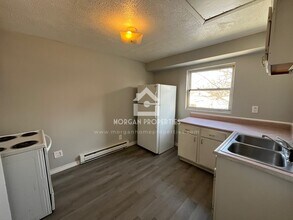 1218 S 18th St, Unit 3 in New Castle, IN - Foto de edificio - Building Photo