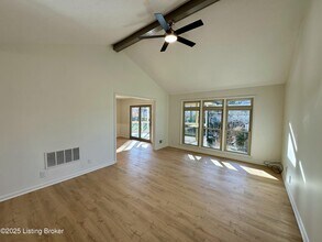 8806 Tranquil Valley Ln in Jeffersontown, KY - Building Photo - Building Photo