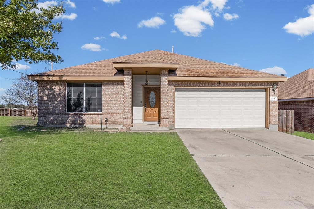 1318 Settlers Valley Dr in Pflugerville, TX - Building Photo