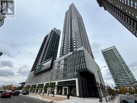 395 Square One Dr in Mississauga, ON - Building Photo