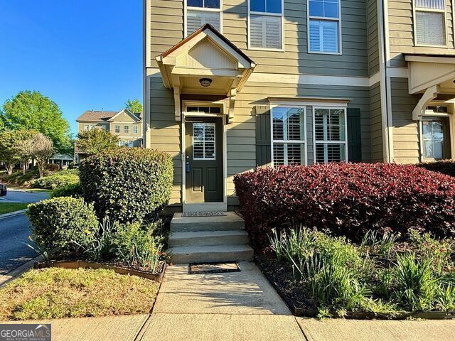 property at 525 Grove Field Ct NW