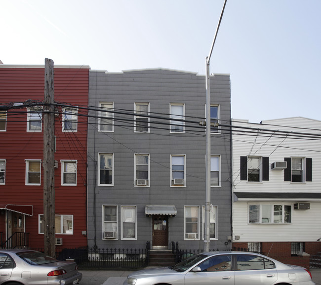 138 Skillman Ave in Brooklyn, NY - Building Photo - Building Photo