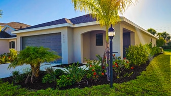 9176 Tequila Sunrise Dr in Sarasota, FL - Building Photo