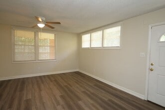 902 Ridgewood Dr in Valdosta, GA - Building Photo - Building Photo