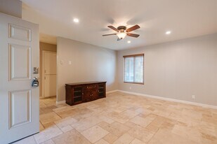 13754 Mango Dr in Del Mar, CA - Building Photo