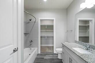 Azul Apartments in Houston, TX - Foto de edificio - Interior Photo