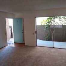 2208 Gates Ave, Unit Unit 1 in Redondo Beach, CA - Building Photo - Building Photo