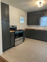 906 N Garfield Ave in Sand Springs, OK - Building Photo - Building Photo